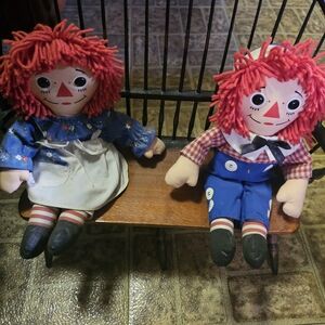 Raggedy Ann (Playschool) And Andy (Hasbro). Comes With Bench. Good Condition.